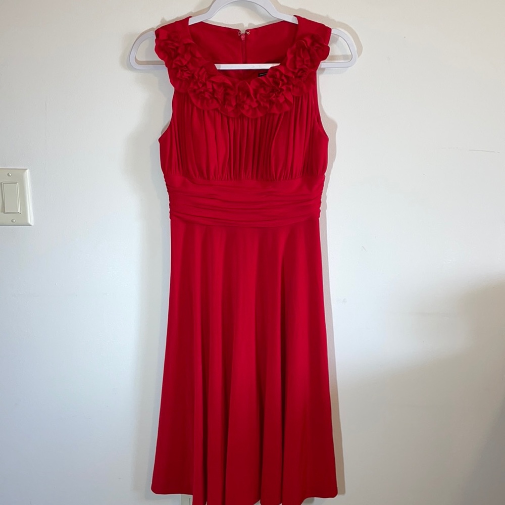 Jessica Howard Women's Dress 8p Red Sleeveless Flower Ruched Midi
